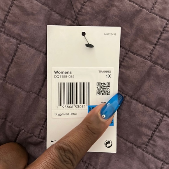 Nike cropped leggings new w/tags - Picture 4 of 4